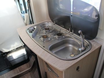 Bürstner BUT569 Nexxo T569 | Vast Bed | Kleine Camper| Elektrische Trap| Douche| Frans Bed